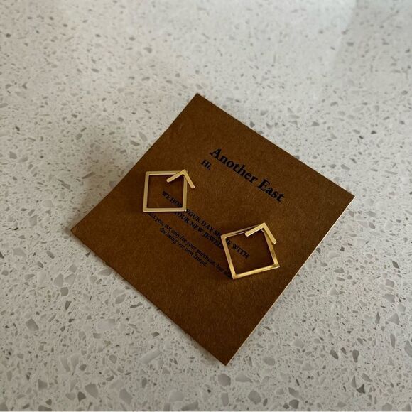 Geometric Design Earrings - Picture 6 of 10